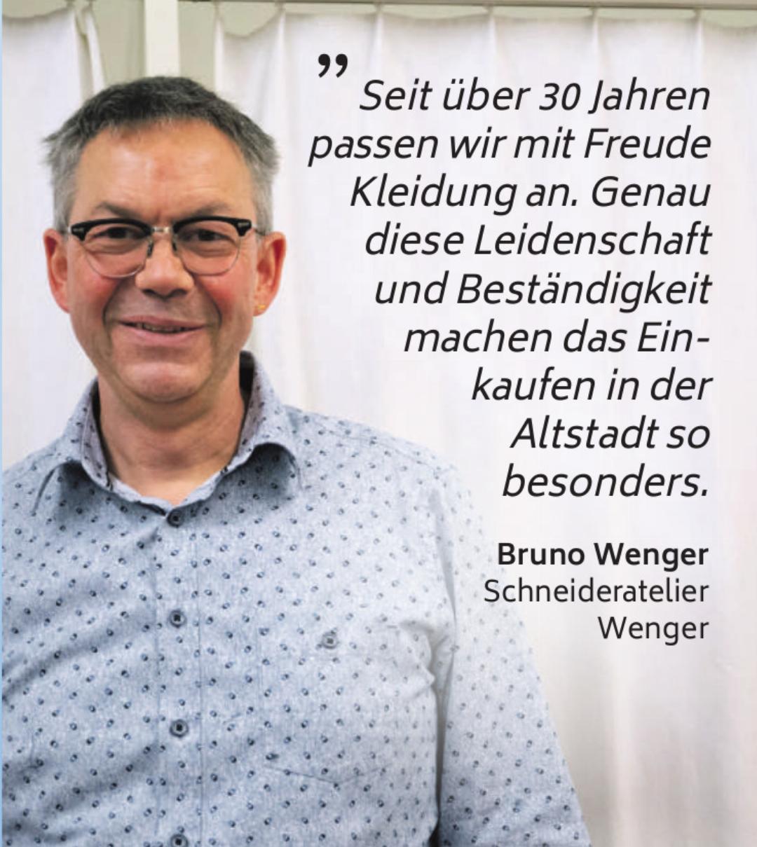Seit über 30 Jahren passen wir mit Freude Kleidung an. Genau diese Leidenschaft und Beständigkeit machen das Einkaufen in der Altstadt so besonders. Seit über 30 Jahren passen wir mit Freude Kleidung an. Genau diese Leidenschaft und Beständigkeit machen das Einkaufen in der Altstadt so besonders.