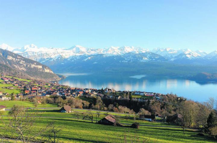 Das Dorf Sigriswil liegt auf einer Sonnenterrasse über dem Thunersee – die Gemeinde umfasst elf Dörfer.