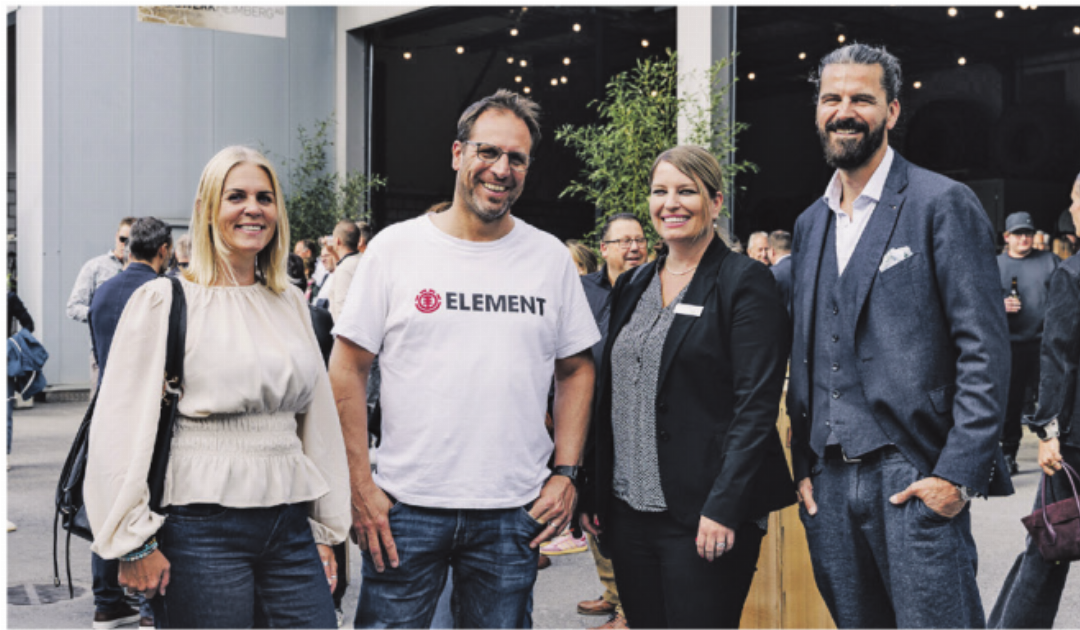Fanden die Erläuterungen spannend: Bea Brunner (KKThun), Jerry Petitpierre (Weixelbaumer GmbH), Michèle Ammann-Dubach (Kundenberaterin AEK Bank) und Urs Meinen (Contec AG). Fanden die Erläuterungen spannend: Bea Brunner (KKThun), Jerry Petitpierre (Weixelbaumer GmbH), Michèle Ammann-Dubach (Kundenberaterin AEK Bank) und Urs Meinen (Contec AG).